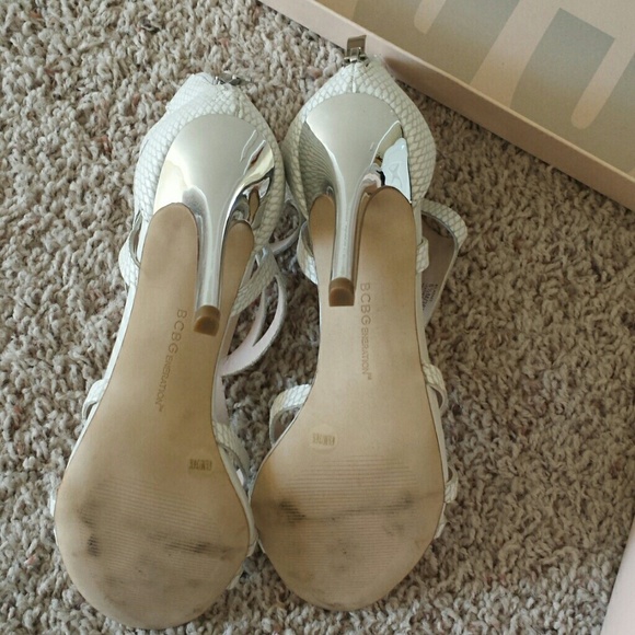 White and silver strappy heels - Picture 4 of 4